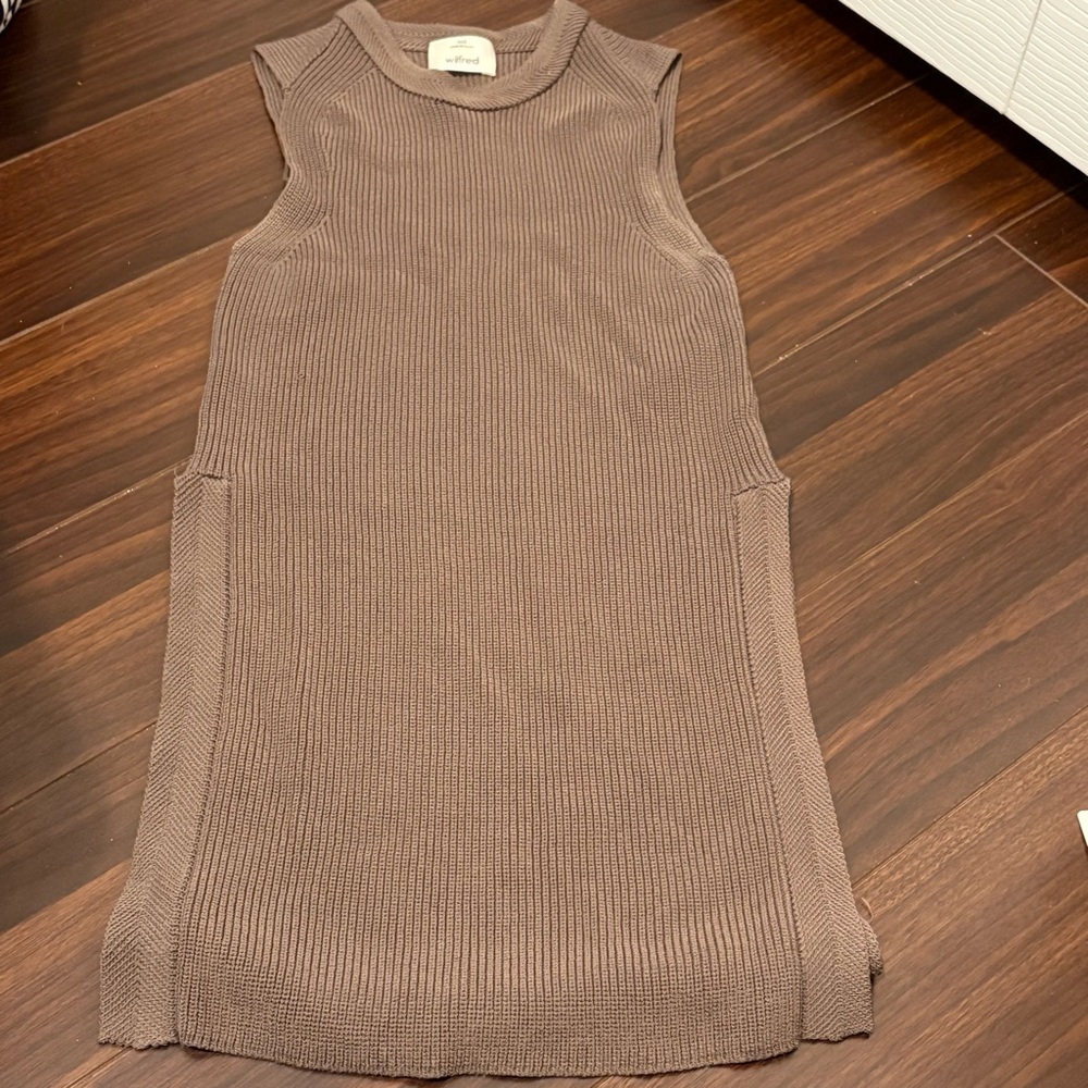 Aritzia Wilfred Sleeveless Ribbed Knit shirt - Sz XXS